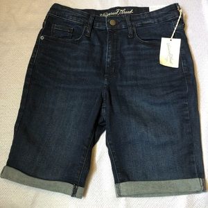 NWT cute bermuda shorts 💕